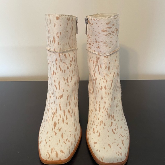 Dolce Vita calf hair booties - Picture 2 of 5